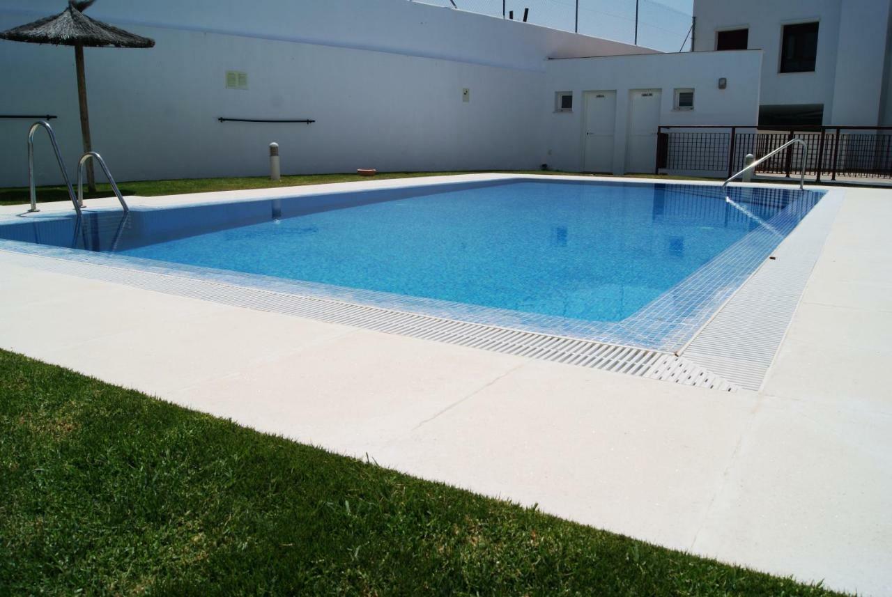 Apartamento Tirma Conil โกนิล เด ลาฟรอนเตรา ภายนอก รูปภาพ